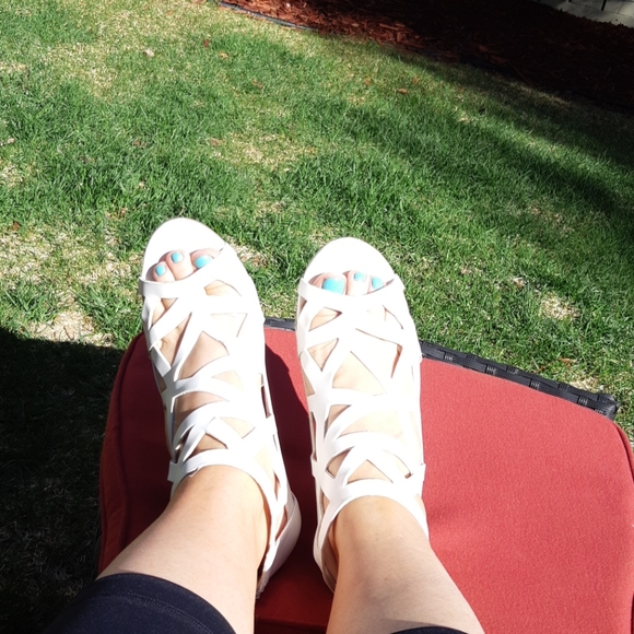 Shoes - Picture 5 of 6